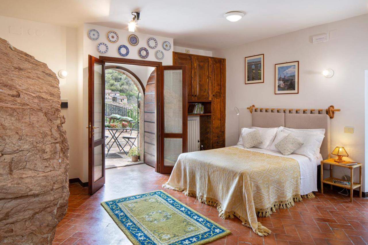 Residence Menotre Rasiglia Bagian luar foto