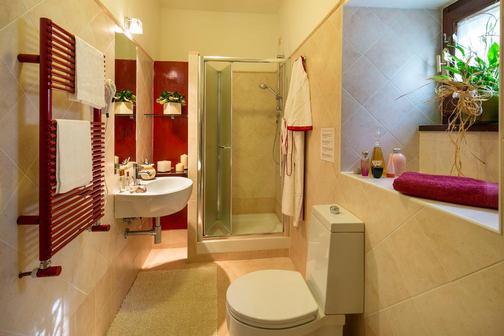 Residence Menotre Rasiglia Bagian luar foto