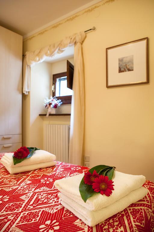 Residence Menotre Rasiglia Ruang foto